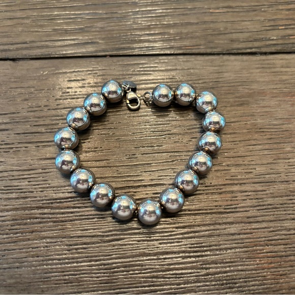 Tiffany& Co - Picture 2 of 8